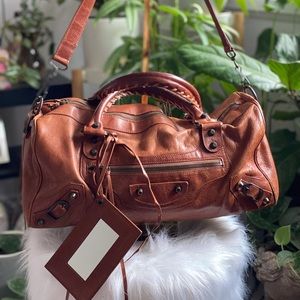 Authentic BALENCIAGA TWIGGY Pre-LOVE